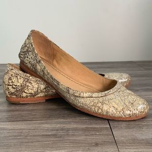Frye Carson Ballet Flats Crackled Distressed silver